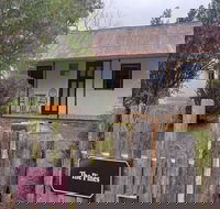 Hill End Pines Cottage - Accommodation QLD