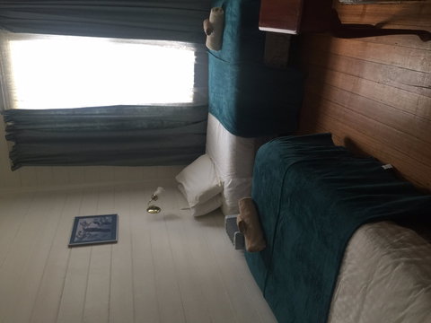 Lake Leake Inn - Accommodation QLD 2