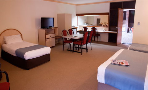 Longreach Motor Inn - Accommodation QLD 2