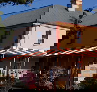 Meredith House And Mews - Accommodation QLD
