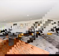 Mount Ophir Estate - The Pickers Cottage - Accommodation QLD