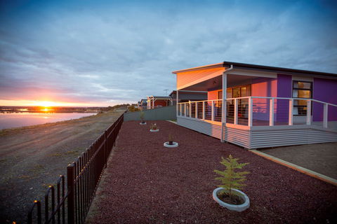 Rivers Edge Caravan Park - Accommodation QLD 0