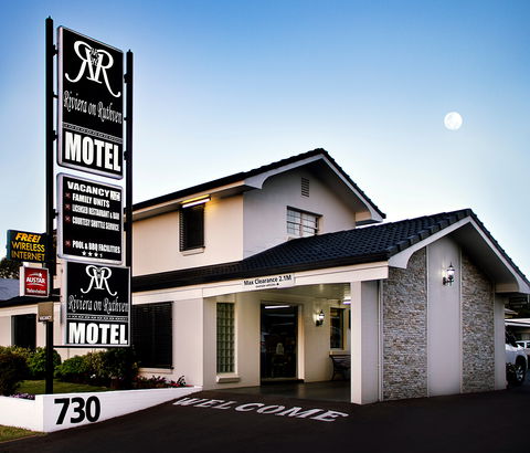 Riviera On Ruthven Motel - Accommodation QLD 0