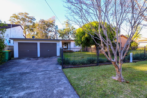 Sail And Surf - Accommodation QLD 1