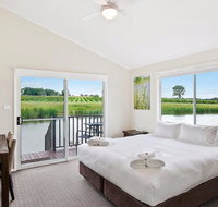 The Lakehouse at 201 - Accommodation QLD