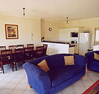 A Beachfront Villa Rockingham - Accommodation QLD