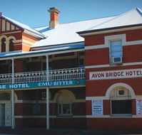 Avon Bridge Hotel - Accommodation QLD