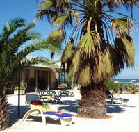 Tradewinds Seafront Apartments - Accommodation QLD