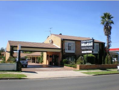Estelle Kramer Motor Inn - Accommodation QLD 4