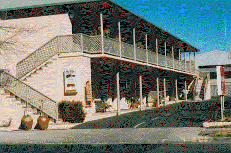 New England Motor Inn - Accommodation QLD 0