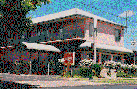 New England Motor Inn - Accommodation QLD 2