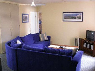 Westwood Motor Inn - Accommodation QLD 0