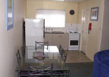 Westwood Motor Inn - Accommodation QLD 2