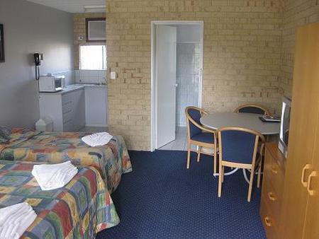 The Jetty Resort - Accommodation QLD 2