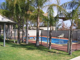 Merredin Caravan Park & Av-A-Rest Village - Accommodation QLD 0