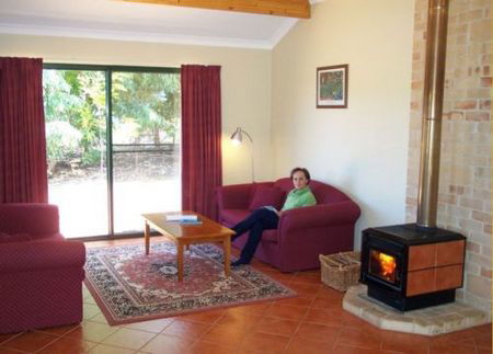 Karri Valley Chalets - Accommodation QLD 3