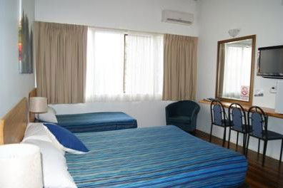 Diggers Tavern - Accommodation QLD 2