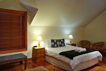 The Mews Studio Apartments - Accommodation QLD 4