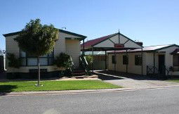 Outback Villas - Accommodation QLD 0