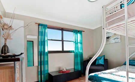 Blacksmiths Beach House - Accommodation QLD 3