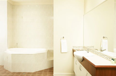 Bayswater Hotel - Accommodation QLD 1
