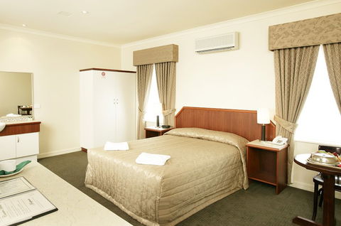 Bayswater Hotel - Accommodation QLD 4