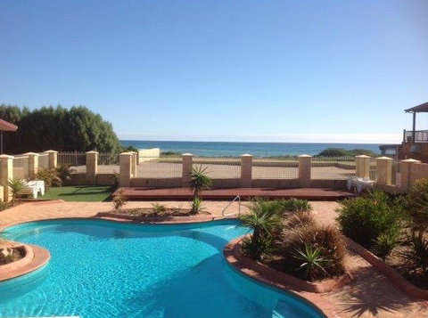 Seaspray Beach Holiday Park - Accommodation QLD 2