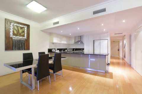 Antonas Verandah Apartments - Accommodation QLD 3