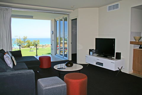 Clarion Suites Mullaloo Beach - Accommodation QLD 5