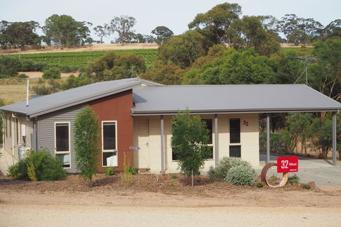 32 West B & B - Accommodation QLD 0