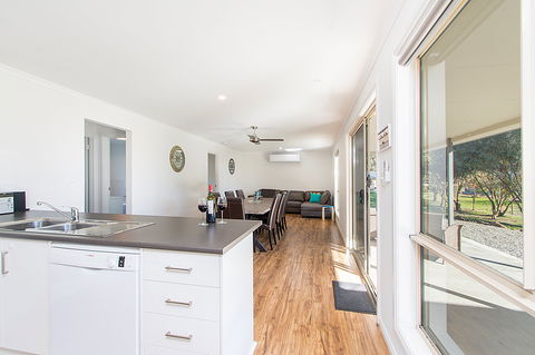 32 West B & B - Accommodation QLD 1