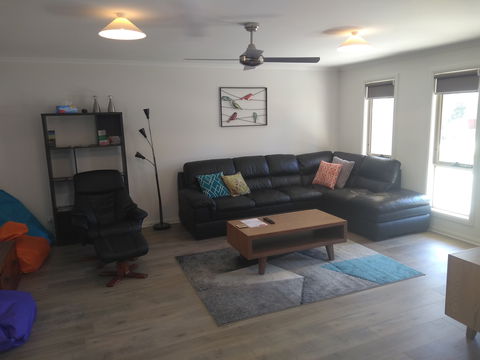 32 West B & B - Accommodation QLD 2