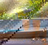 Adelaide Hills Retreats - The Nest - Accommodation QLD