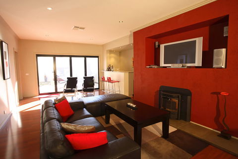 Alpine Country Cottages - Studio Seven - Accommodation QLD 1