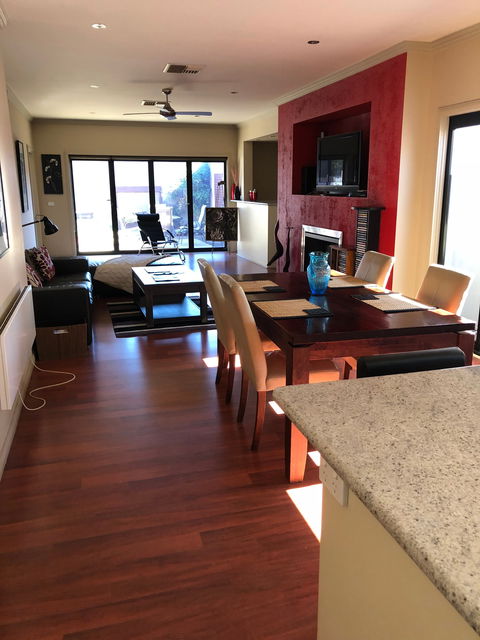 Alpine Country Cottages - Studio Seven - Accommodation QLD 2