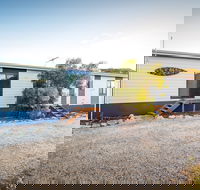 A One One Two at Island Beach - Accommodation QLD