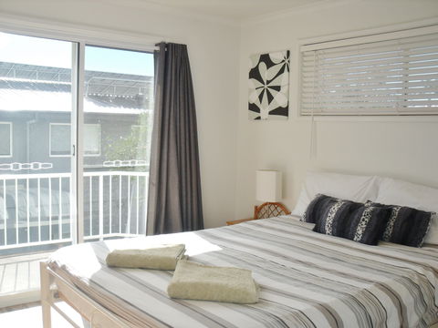 Beachcomber Apartments - Accommodation QLD 1