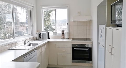 Beachcomber Apartments - Accommodation QLD 2
