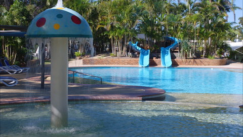 Blue Dolphin Holiday Resort - Accommodation QLD 1