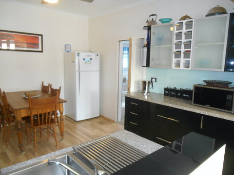 Blue Line Retreat Unit 1 - Accommodation QLD 1