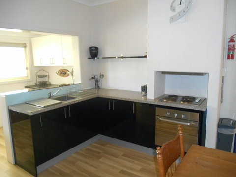 Blue Line Retreat Unit 1 - Accommodation QLD 2