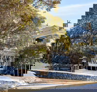 Breathtaker Hotel  Spa - Accommodation QLD