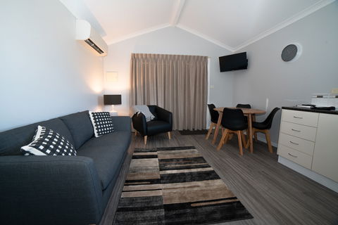 Bridport Beach Cottages - Accommodation QLD 1