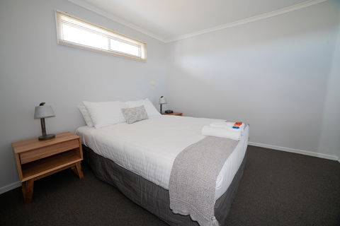 Bridport Beach Cottages - Accommodation QLD 2