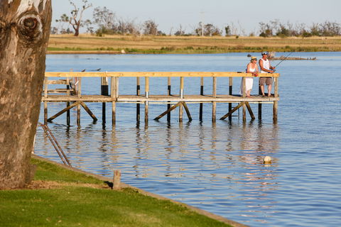DC On The Lake - Accommodation QLD 1