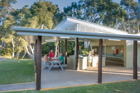 Dicky Beach Family Holiday Park - Accommodation QLD 0