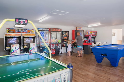 Dicky Beach Family Holiday Park - Accommodation QLD 1