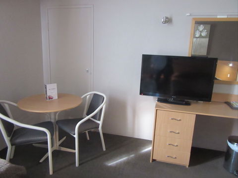 El Toro Motor Inn - Accommodation QLD 2