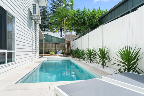 Elua Beach House - Accommodation QLD 1