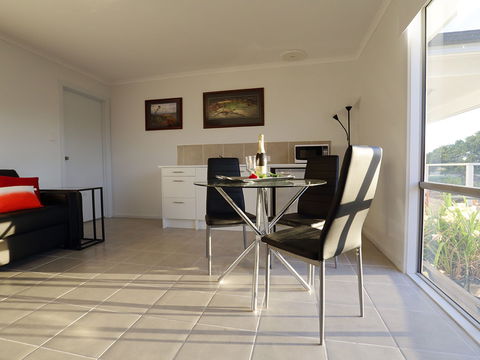 Gumnut Getaway - Couples Creative Art Retreat - Accommodation QLD 1